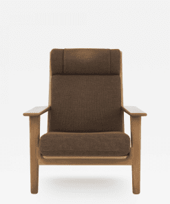 Getama - High Easy Chair 290A by Hans J. Wegner