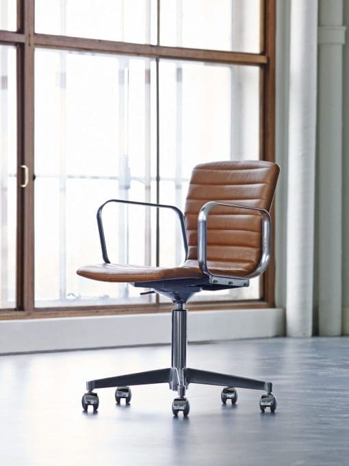 Magnus Olsen - Butterfly Swivel Office Chair