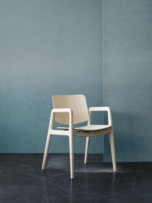 Magnus Olesen - Freya Chair 