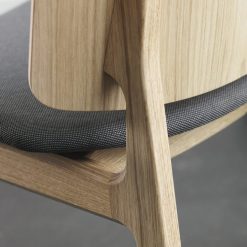Magnus Olesen – Freya Chair 