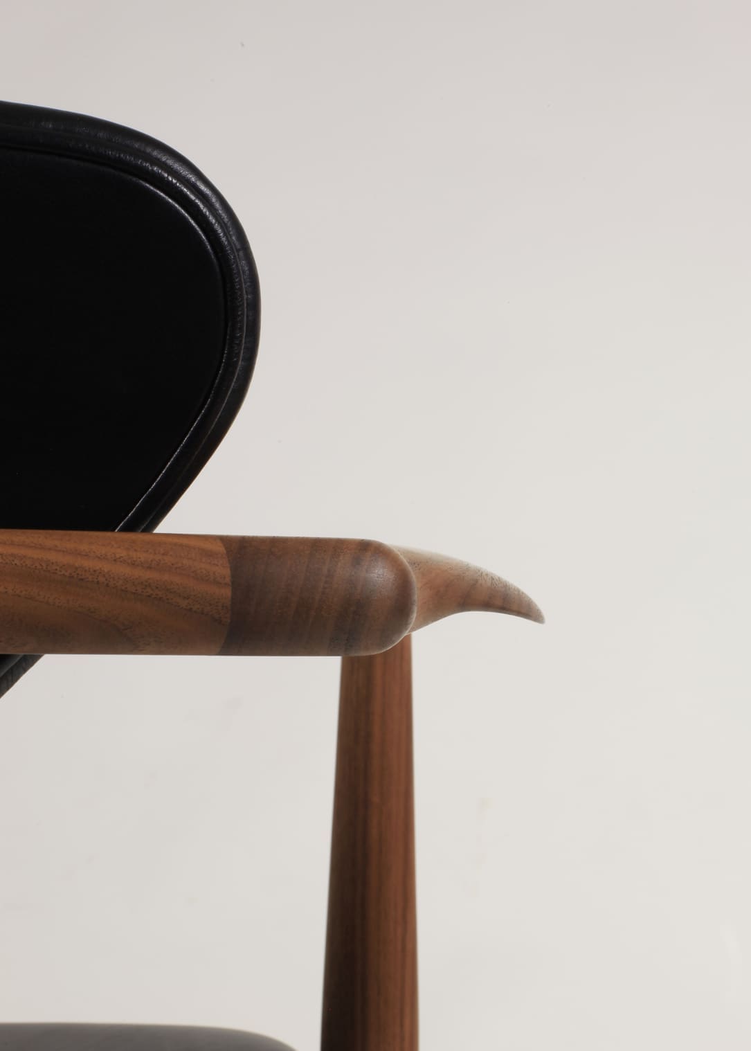 フィンユール FINN JUHL 109 Chair(109チェア) レッド - 椅子/チェア