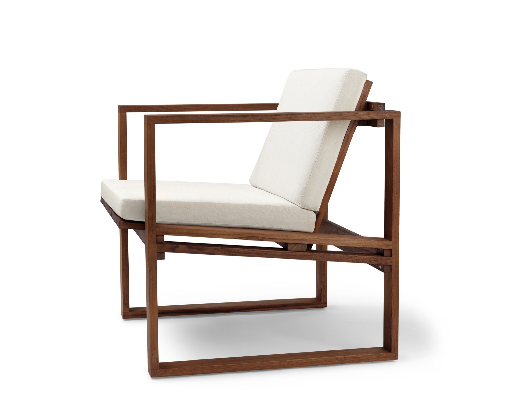 Kjaer_BK11-Lounge-Chair_Cushion_Side