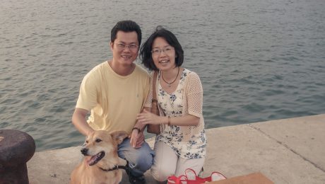 På billedet ses lederen af VOS, Brad Yu, og hans hustru.