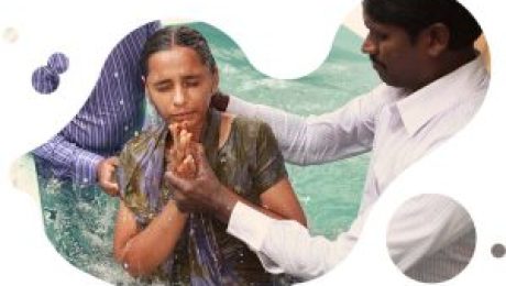 Indisk kvinde bliver døbt - Lightstock illustrationsfoto