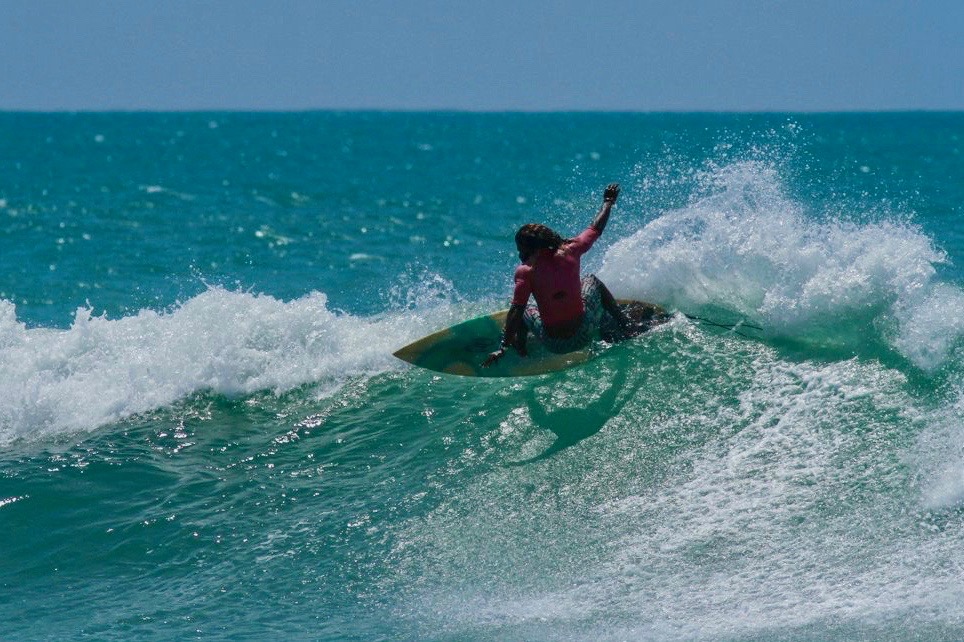 Supun Surfing surf lesson HIkkaduwa