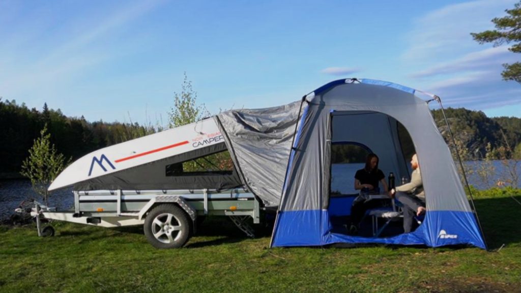 Norwegian Camper satt opp med fortelt.