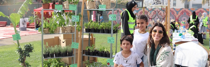 Students growing plants at Nün Academy International School