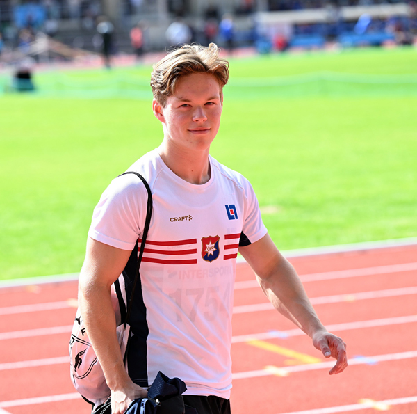 Biz mast xotinni birga sikamiz