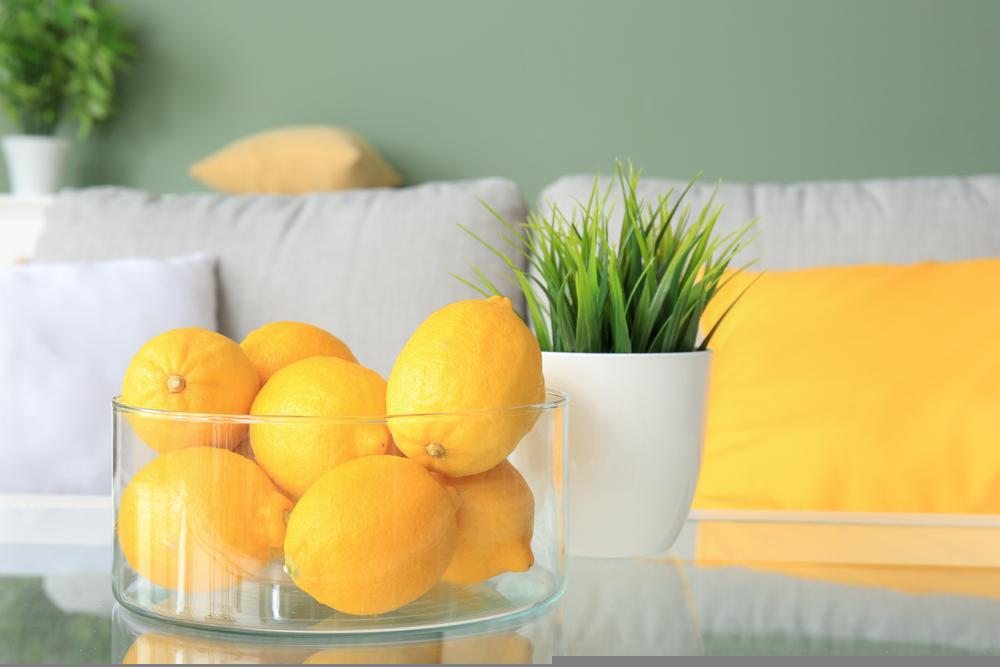 bowl,with,fresh,lemons,on,table,in,living,room