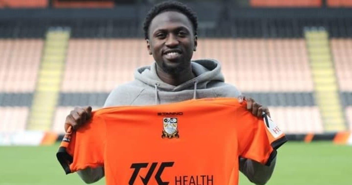 Attacker Idris Kanu pens Barnet deal