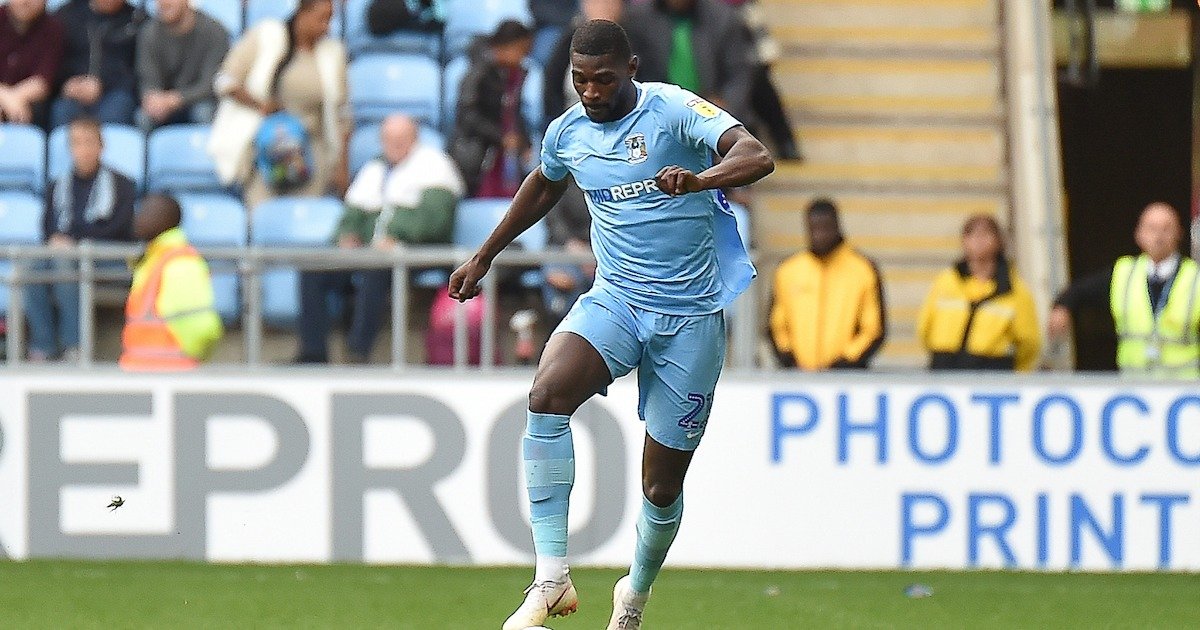 Striker Amadou Bakayoko pens Forest Green deal