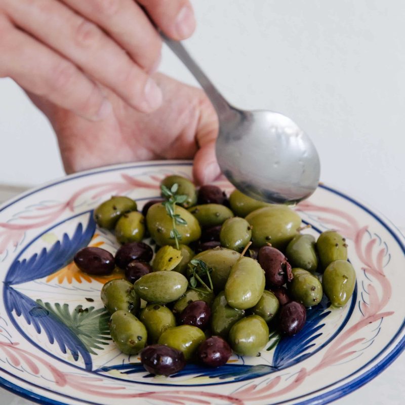 Olijven marineren / Marinated olives
