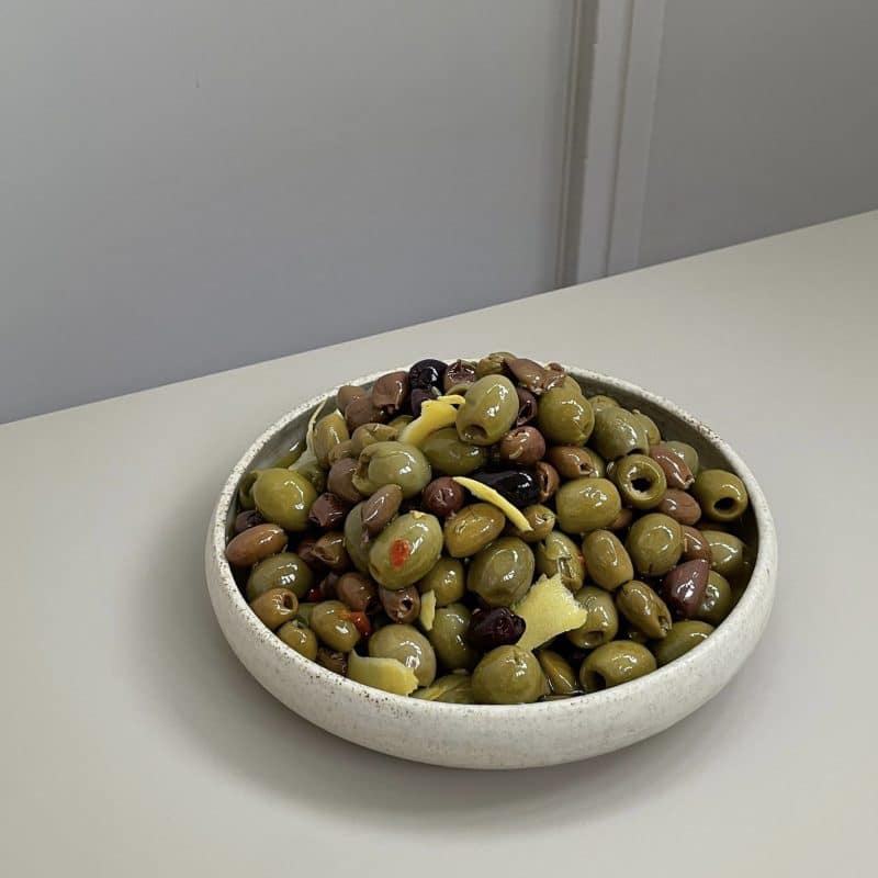 Kalamata olijven en meer met venkelzaad, chili, citroen