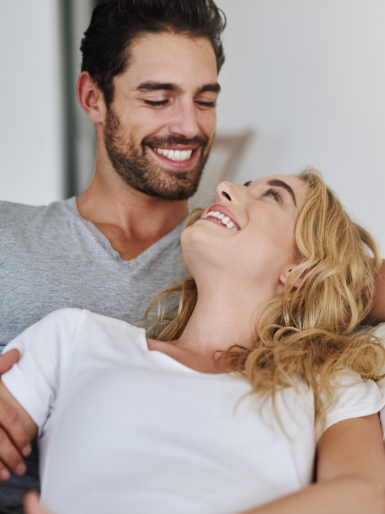 15 Amazing Signs Your Husband Loves You Deeply