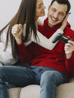 dating a gamer