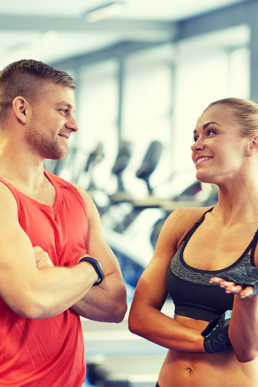  Signs a Guy at The Gym is Interested in You
