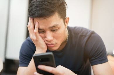 Signs A Guy Is Losing Interest Through Text