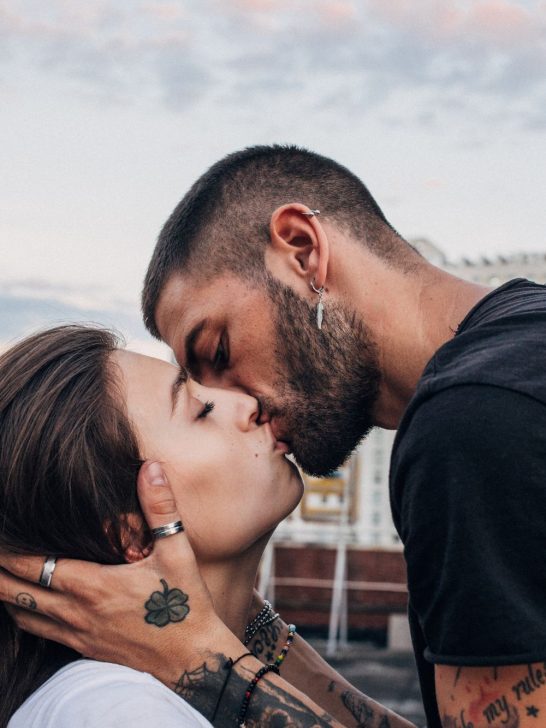 Are You a Pro at Locking Lips? 10 Signs You Are a Good Kisser