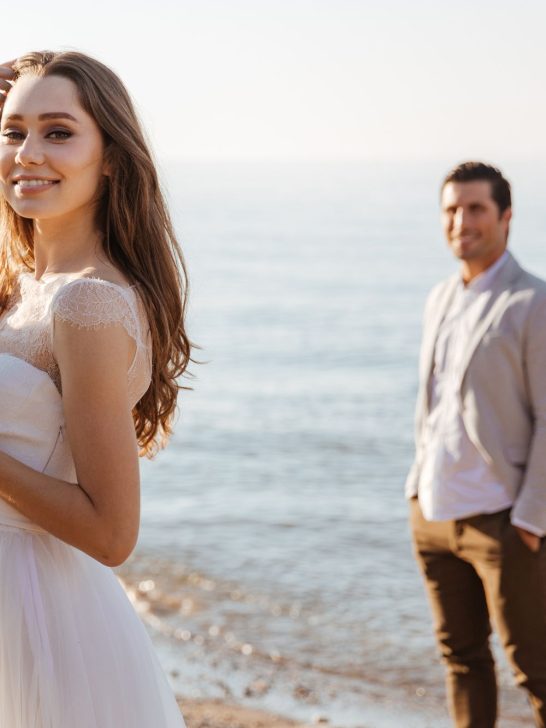 12 Surefire Signs A Single Man Likes A Married Woman