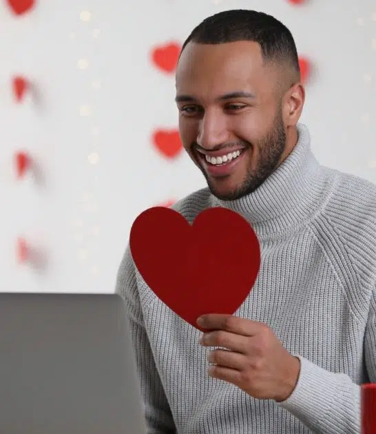 15 Things Guys Want In A Long-Distance Relationship