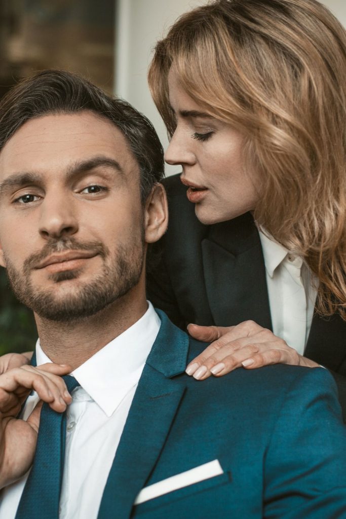 "Why Does My Husband Hide Things From Me?" 8 Reasons Your Husband is