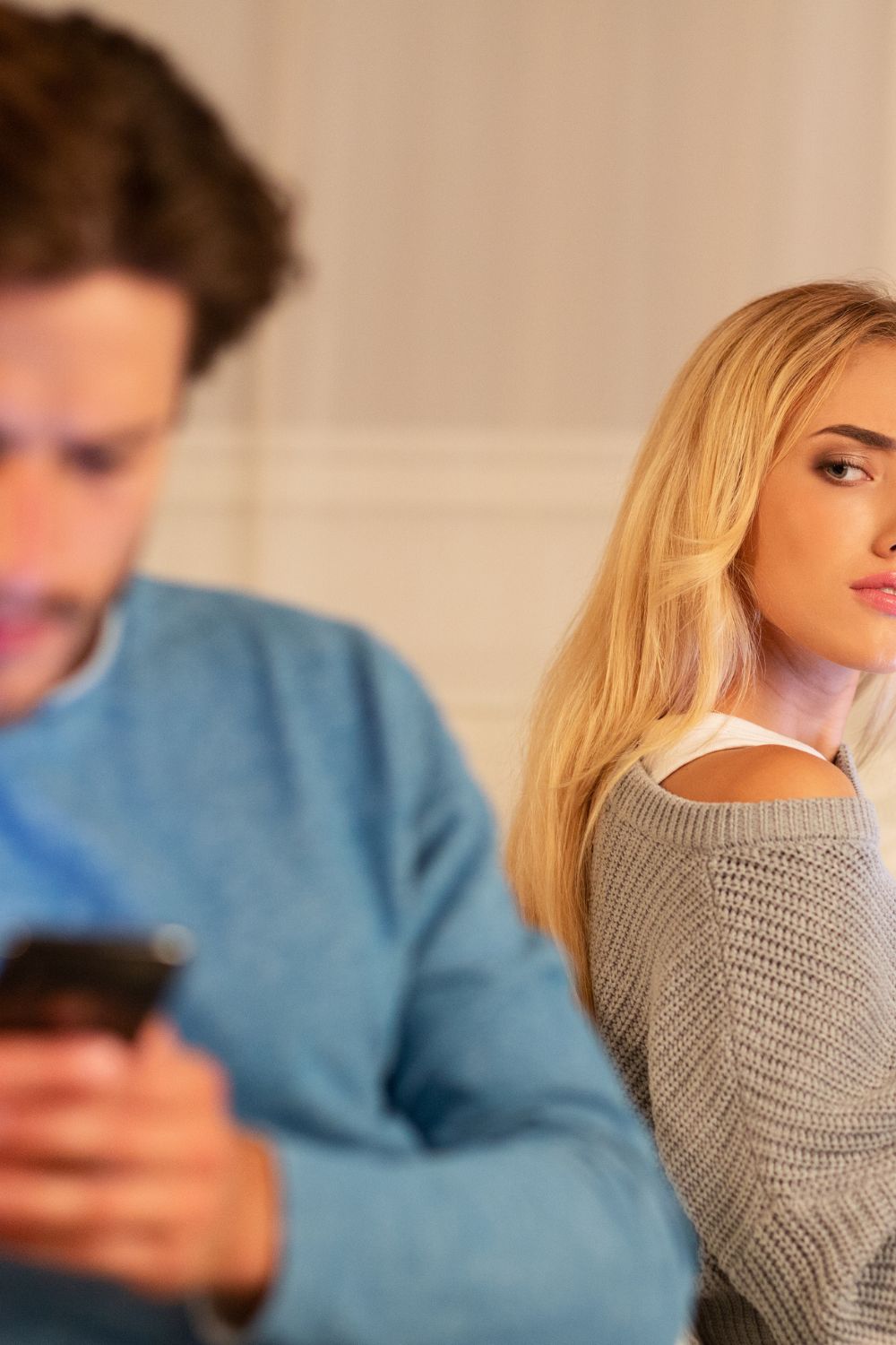 signs your husband has a secret life