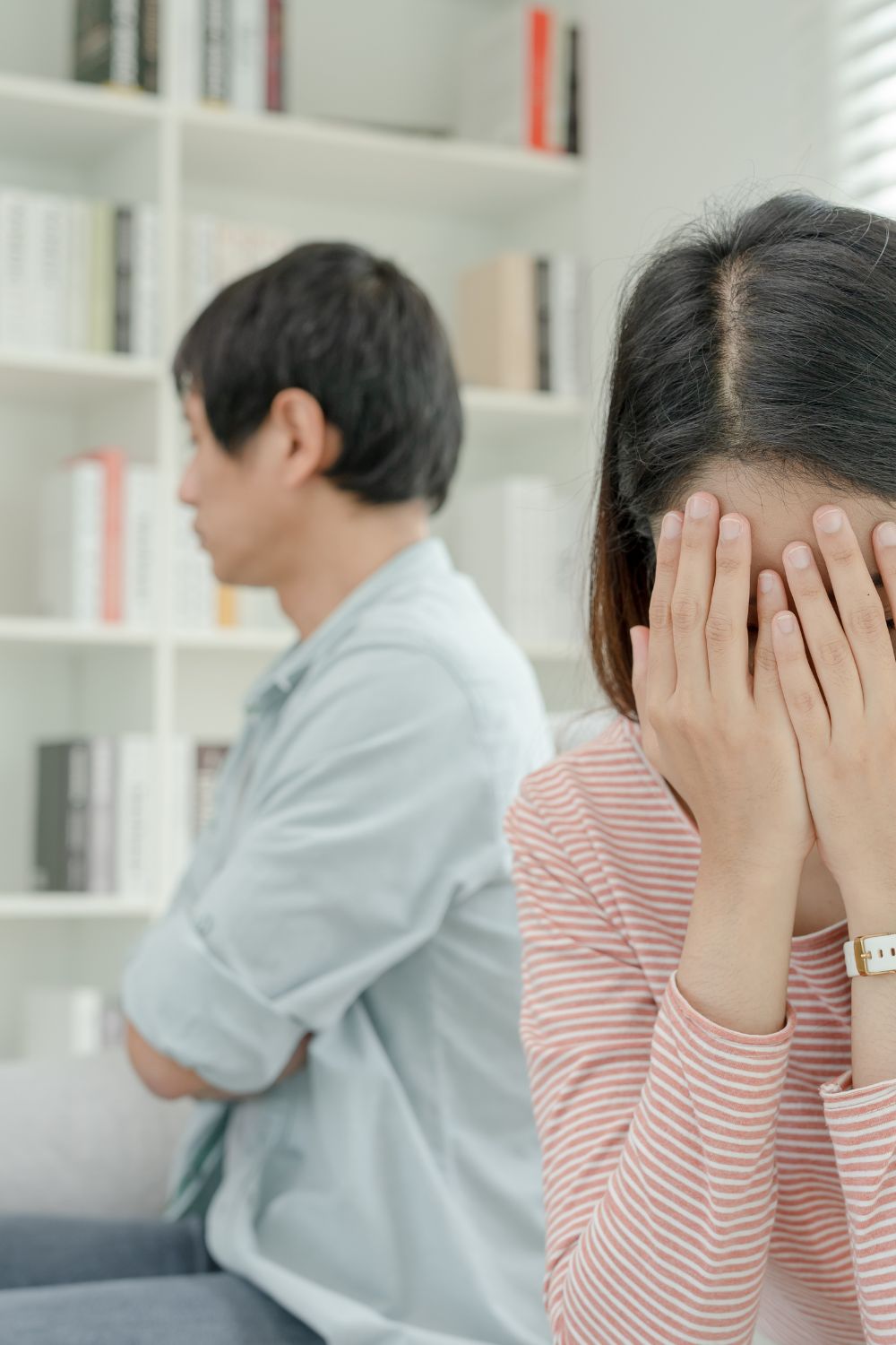 Signs Your Husband Doesn't Care About Your Feelings