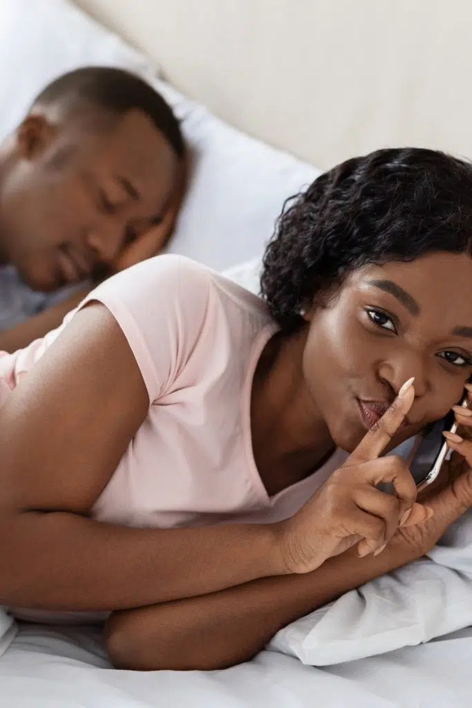 When a Woman is Cheating on Her Husband, She'll Slip Up in These Ways