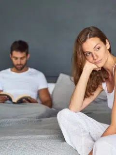 8 Signs You’re Married to a Man Who Detests You