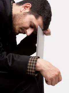 Things your husband does when he's no longer in love with you