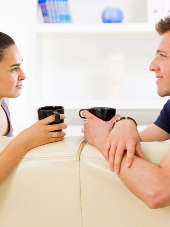 10 Heartwarming Signs Your Husband Has Eyes Only For You