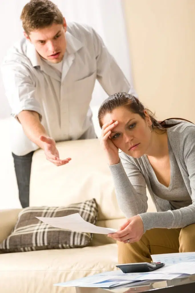 Signs your husband is tired of the marriage