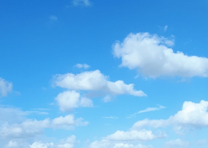 zonschijnt ook als de zon schijnt, heb je een paar wolken