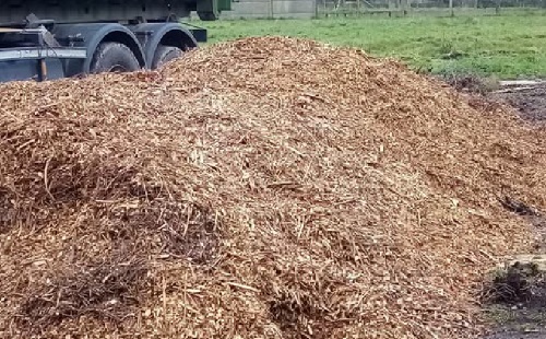 houtsnippers houtsnippers van KLE: ecologisch duur om te versnipperen, maar maatschappelijk gewenst