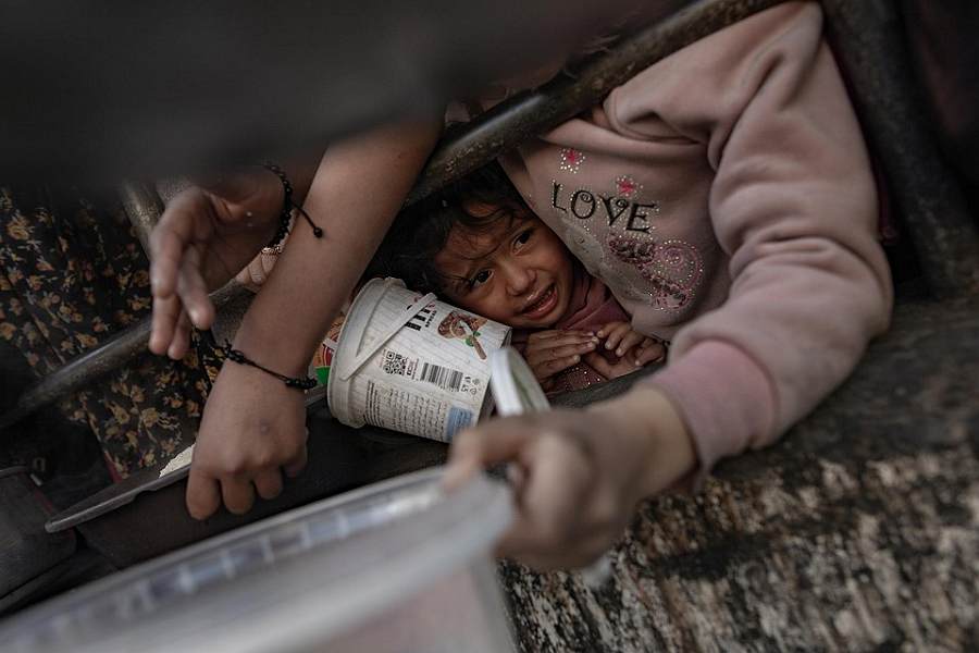 Chaos bij voedselbedeling in Gaza, op 14 maart. — © epa-efe