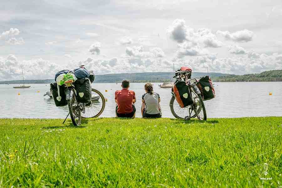 Olivier Van Herck en Zoë Agasi on the road © WeLeaf