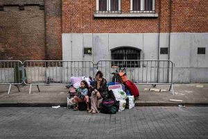 Vluchtelingen bij het Klein Kasteeltje in Brussel. Het beleid wordt alsmaar hardvochtiger, volgens drie onderzoekers.