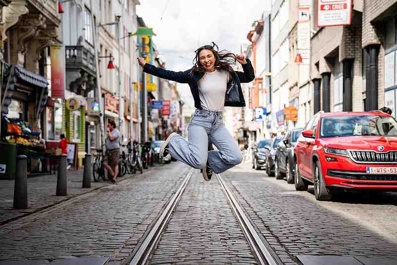 Amina Vandenheuvel (22), Vlaams Parlementslid voor PVDA. © Stefaan Van Parys