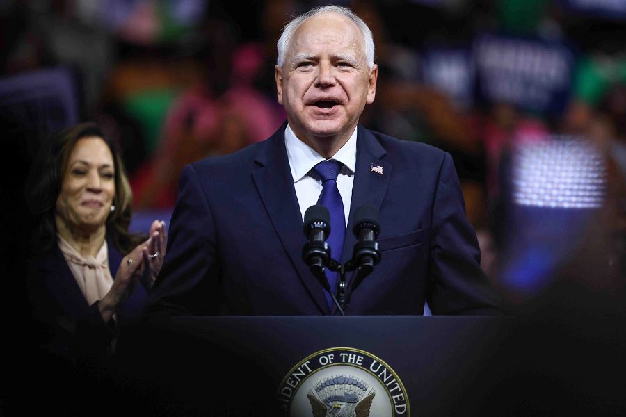 Tim Walz, running mate van Kamala Harris. Beeld Photo News