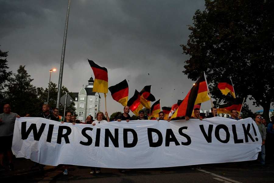 Radicaal-rechts protest in Chemnitz, in 2018. “Mensen verlangen naar een soort ‘eenheid’. Maar ze willen helemaal niet terug naar een autoritair geleide samenleving.” © John Macdougall/afp