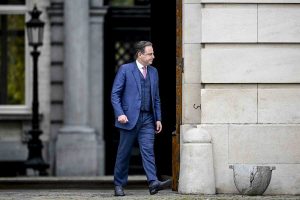 N-VA-voorzitter en federaal formateur Bart De Wever verlaat eind oktober het Koninklijk Paleis na een onderhoud met koning Filip. (© Dirk Waem (Belga))