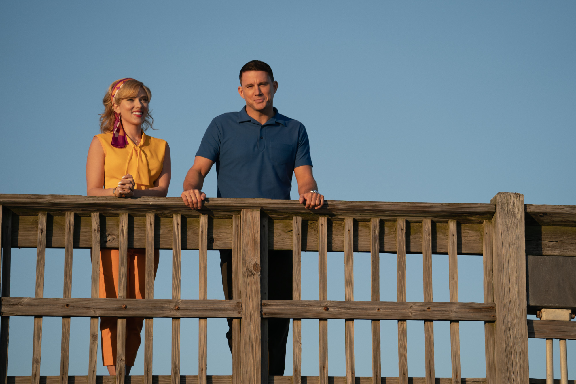 FLY ME TO THE MOON: Scarlett Johansson brillerer i månelandings-romcom