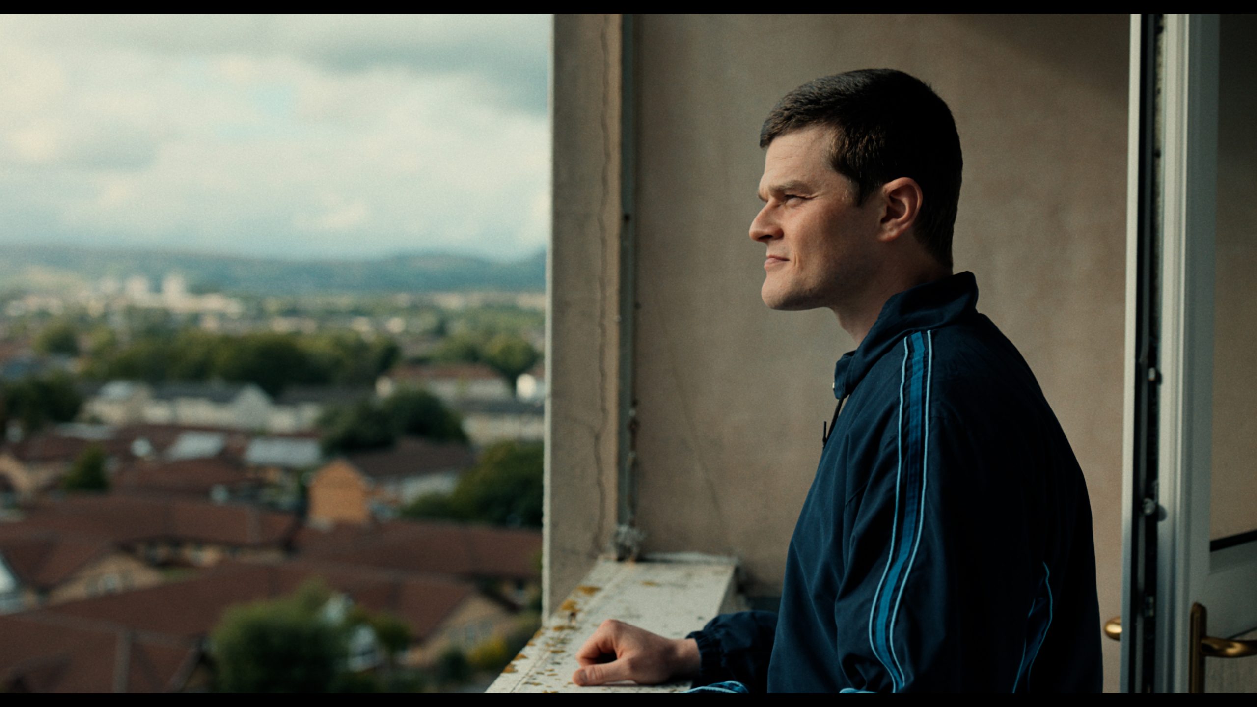 I SWEAR: Sukkersød, men rørende biopic om Tourettes-ikon