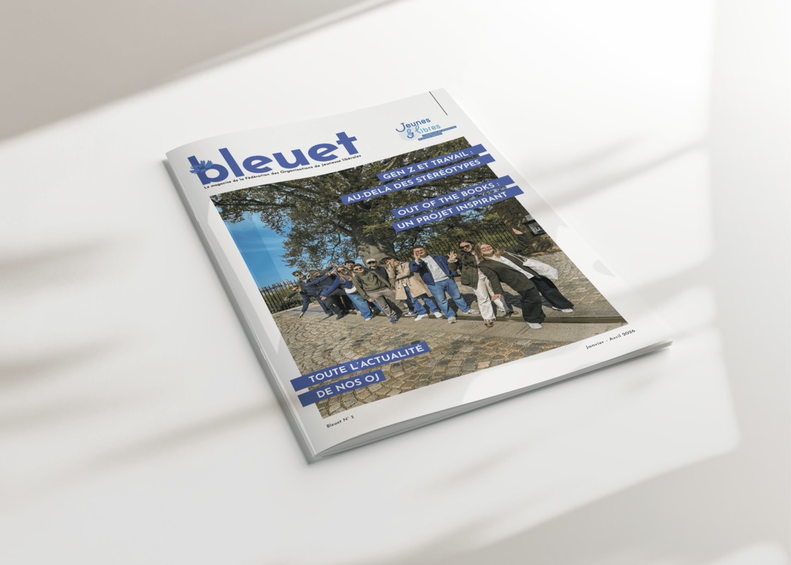 Couverture du Bleuet numéro 3, le magazine de la Fédération des Organisations de Jeunesse libérales (couvre la période de janvier à avril 2026). Au programme : "Gen Z et travail : au-delà des stéréotypes" ; "Out of the Books : Un projet inspirant" ; toute l
