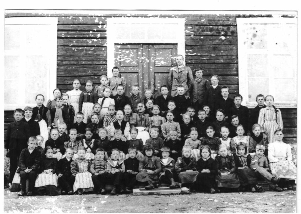 Elever vid Örträsk skola 1895