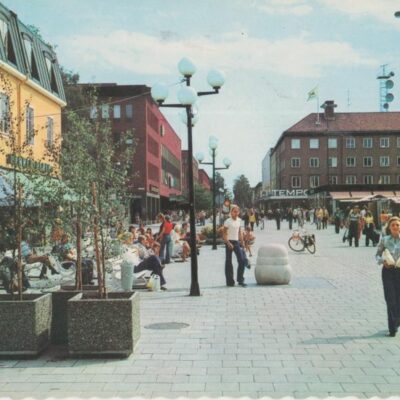 Umeå. Kungs-gå-gatan Färgfoto: Giovanni TrimboliOcirkuleratÄgare: Åke Runnman10x15