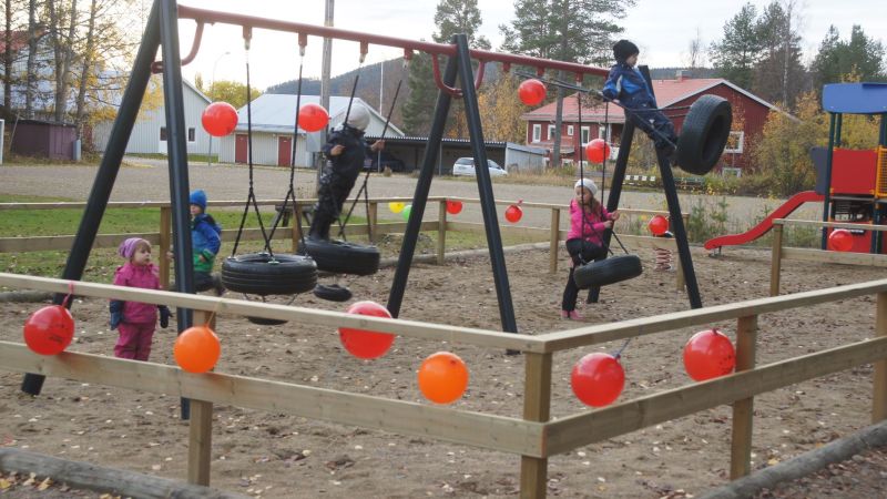 Invigning av lekplatsen i Örträsk