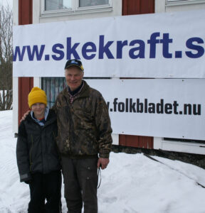 Stig Emilsson från Bjurholm var överlägset bäst när första deltävlingen i Årets Storfiskare avgjordes i Långsele. Simon Nyström från Vännäs vann Barnklassen. Foto: Åke Runnman