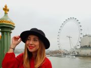 MODA: ¿Cómo combinar un jersey rojo?