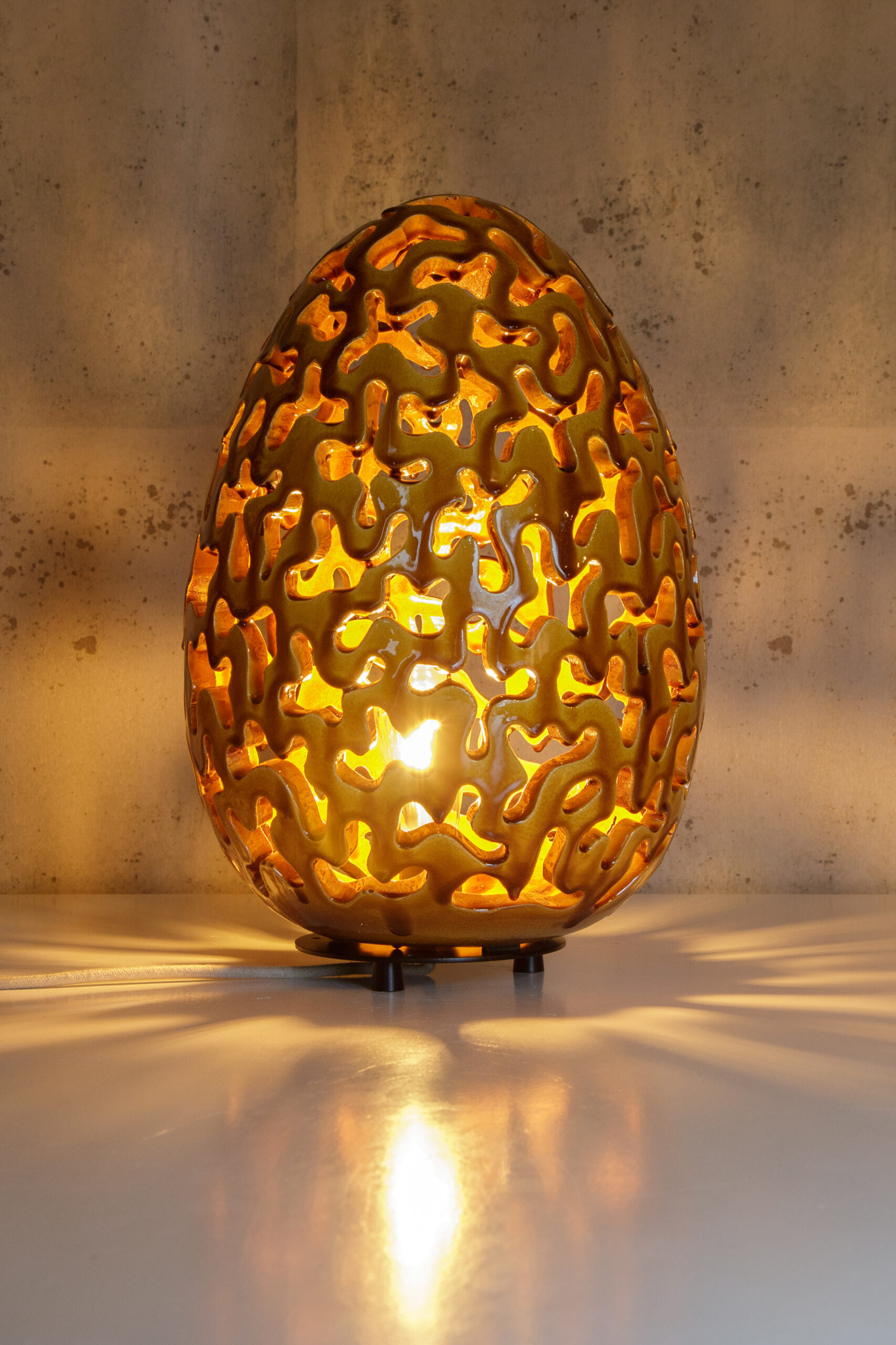 EGG - YELLOW BROWN RESIN - LIGHT